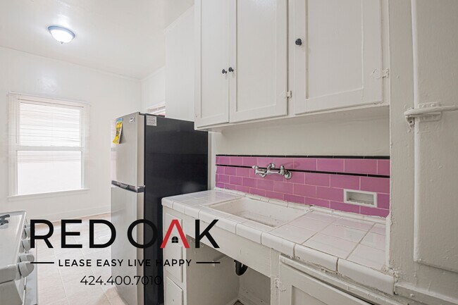 Photo - 329 S Manhattan Pl Unit 301