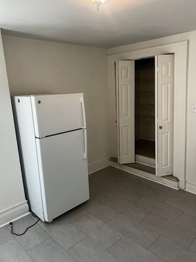 Photo - 5531 Howe St Unidad Apt. 3