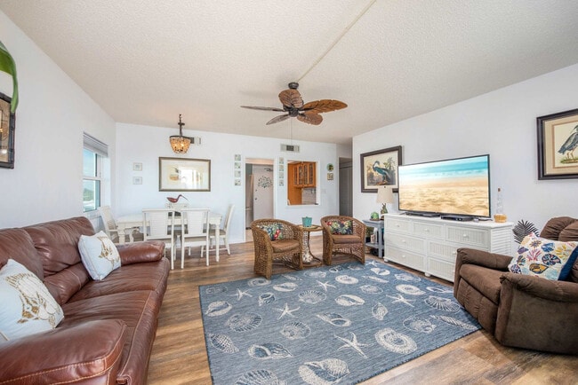 Photo - 205 Jimmy Buffett Mem Hwy Unidad FL4-ID1343756P