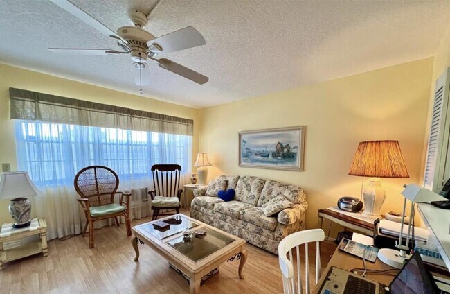 Building Photo - 39 Harwood B Unit 39 Rental