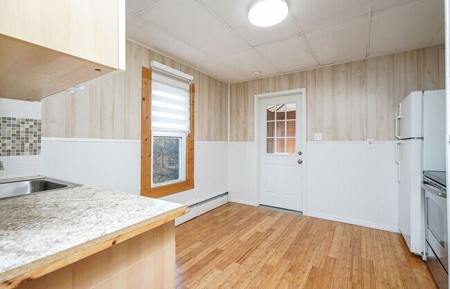 Photo - 148 Allen St Unit 2