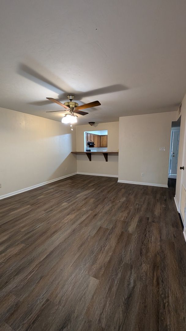 Photo - 2/2.5 Greenleaf