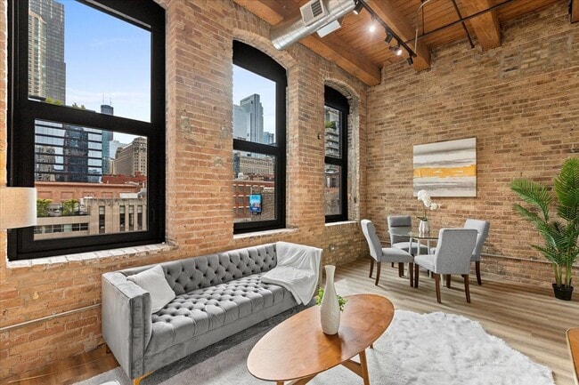 Photo - 153 W Ohio St Unit 304