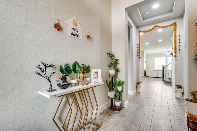 Photo - 2013 Gray Towers Way