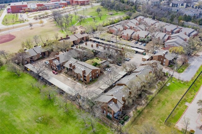 Photo - 7522 Holly Hill Dr