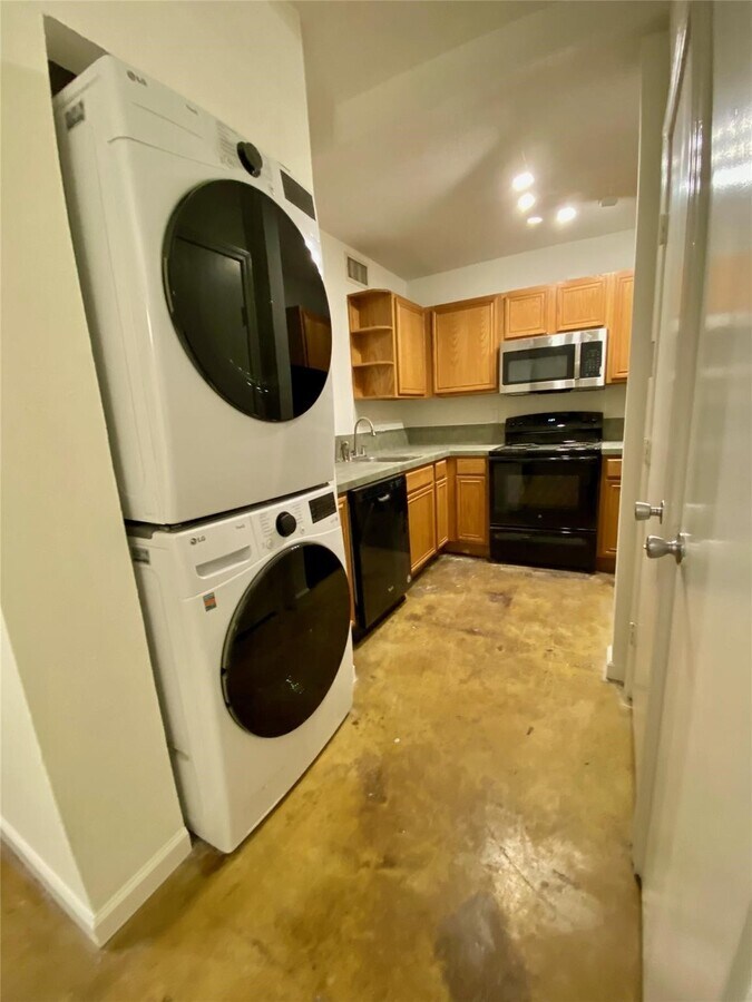 Photo - 1112 Lawrence St Unit False