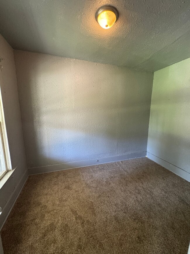 Photo - 703 Ashwood Ave