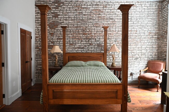 Photo - 1207 Washington St