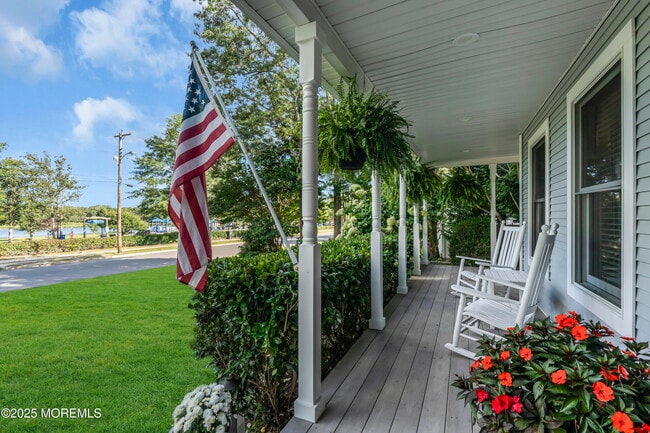 Photo - 909 Bonita Ln