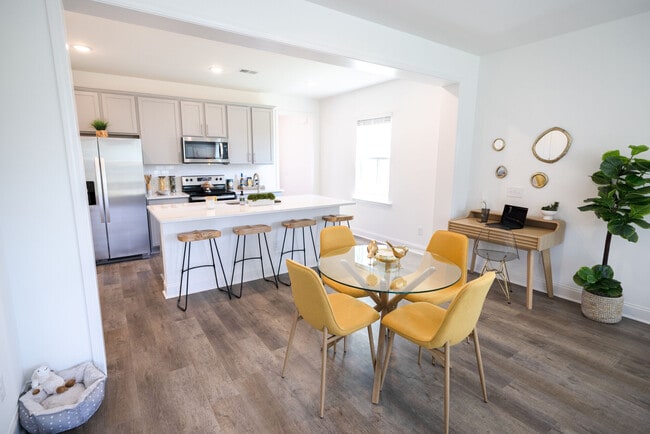 Photo - Reve on the Creek