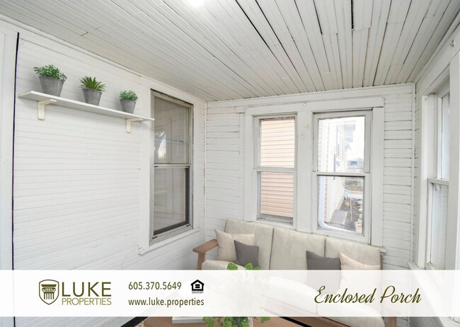 Photo - 105 S Lyndale Ave