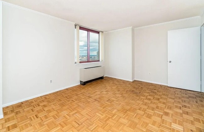 Photo - 4-74 48th Ave