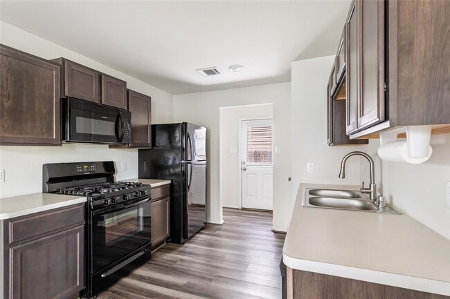Photo - 5858 Rosehill Forest Ln