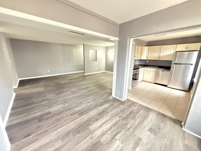 Photo - 9635 White Acre Rd Unit B4