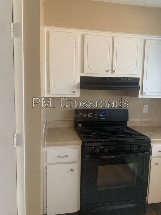 Photo - 6201 Stornoway Dr N
