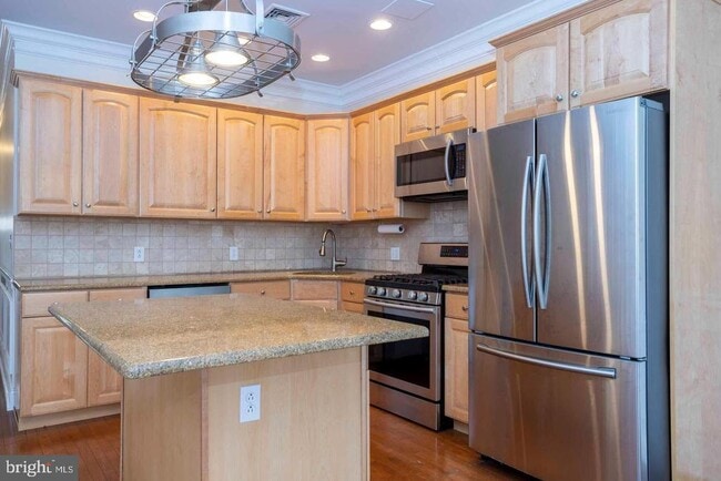Photo - 2238 Christian St