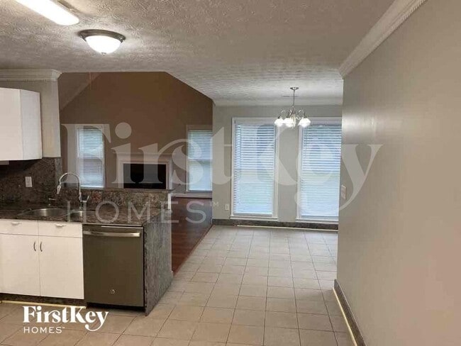 Photo - 1020 Forest Hills Dr SE