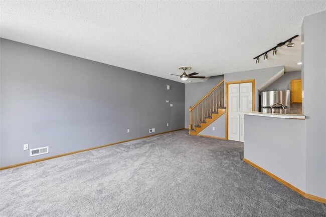 Photo - 6855 Woodland Ave