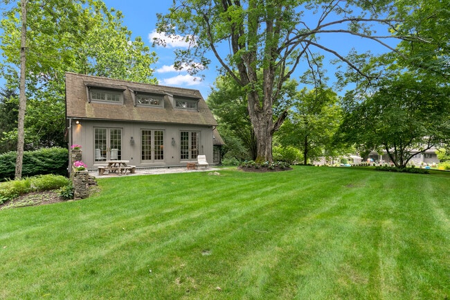 Building Photo - 369 Ethan Allen Hwy