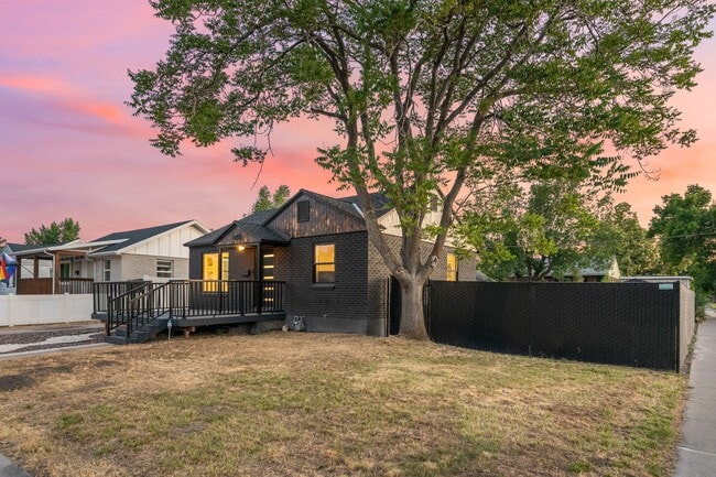 Photo - 983 N Poinsettia Dr