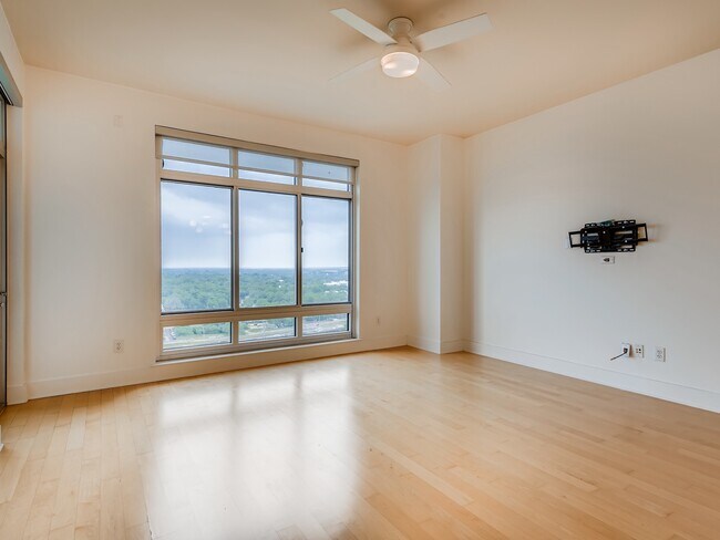 Photo - 603 Davis St Unit 1708
