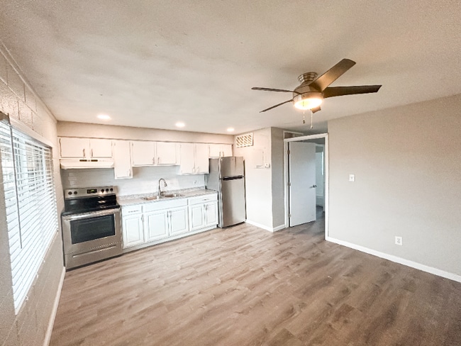 Photo - 1110 E Highland Ave Unit 37