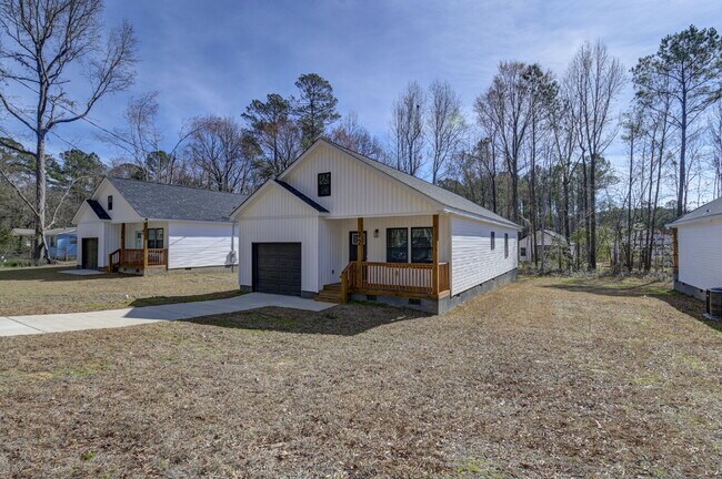 Photo - 32 Roberson St