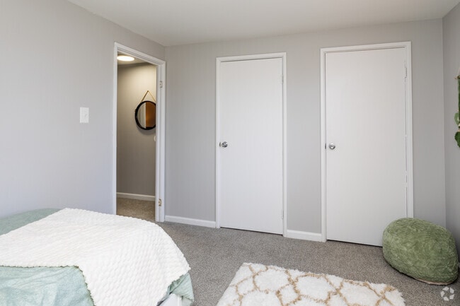 2BR,1BA - 760SF - Second Bedroom
