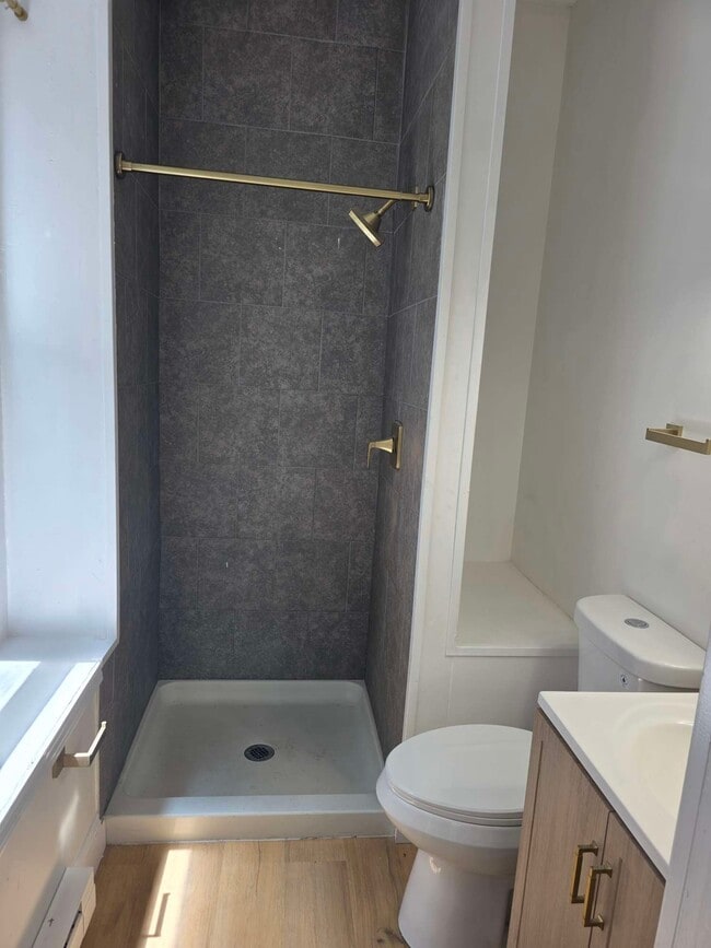 Photo - 463-465 Montclair Ave Unit 465-1