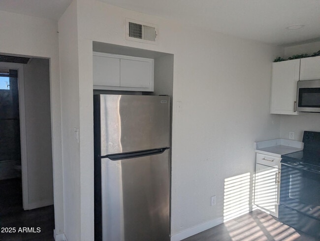 Photo - 7160 N 53rd Ave Unit Apt 2