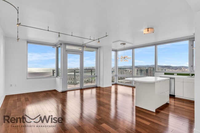 Photo - 501 Beale St Unidad 21G