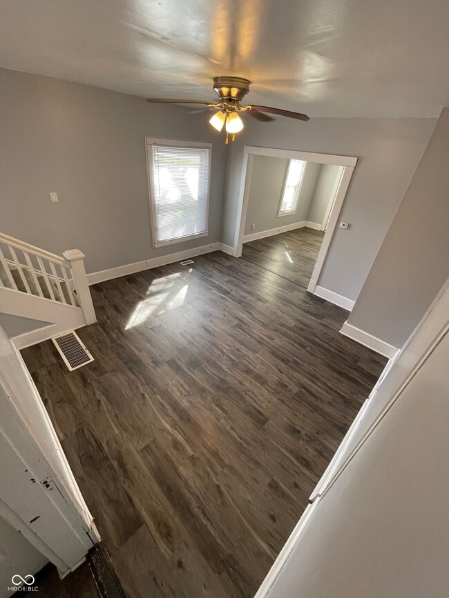 Photo - 93 S 5th Ave