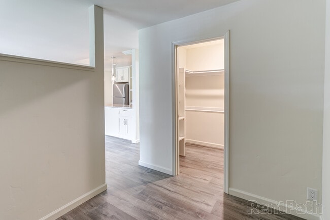 Coffeetree Apartments