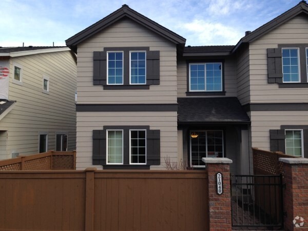 Building Photo - 3 Bedroom Townhome in McCall Landing