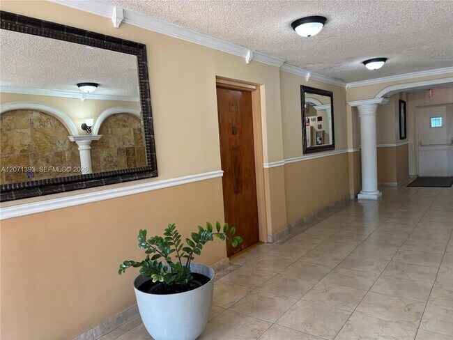 5033 NW 7th St Unit 101