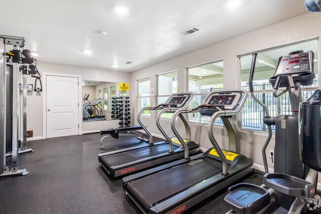 2BR, 2BA - 1002SF gym