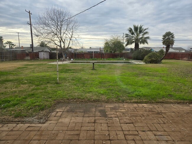 Photo - 4 Br 1 1/2 Bath with pool available now