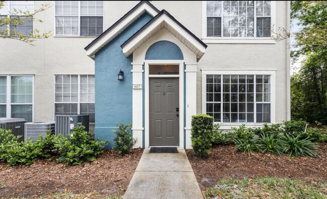 Building Photo - 13700 Richmond Park Dr N Unit 607 Rental
