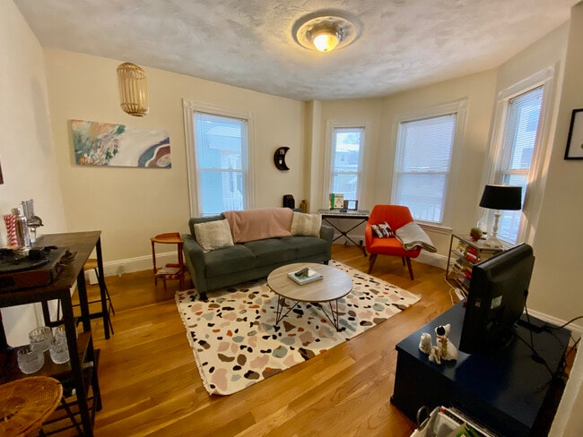 Building Photo - 30 Egleston St Unit 1