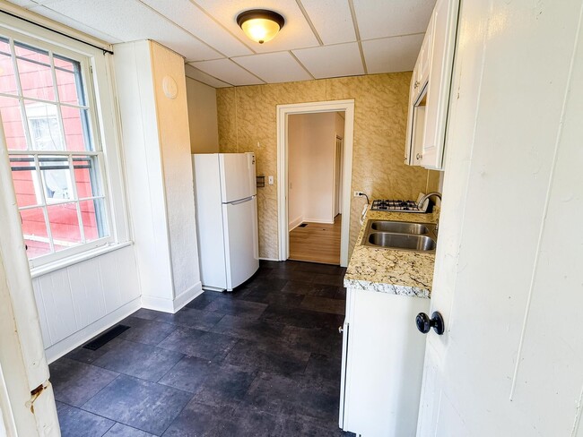 Photo - 220 Wall St Unit 1