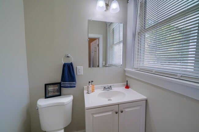 Photo - 1482 Hildreth Ave