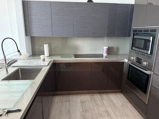 Photo - 1080 Brickell Ave Unidad 1703