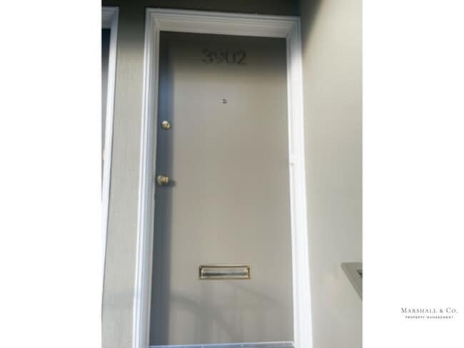 Building Photo - CLASSIC NOE VALLEY 1BD/1BAREMOD. BTHROOM, ...