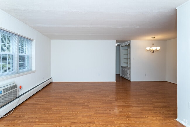 2BR,2BA-1,100SF Living Room