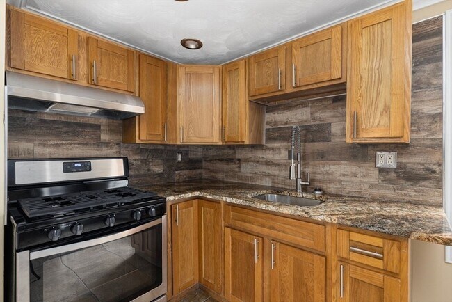 Photo - 69 Mowry St Unit 1