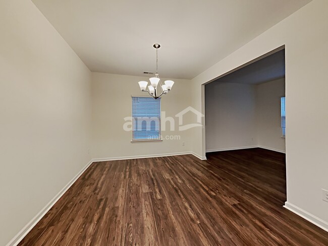 Photo - 5061 Twin River Dr