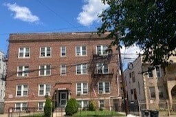 Building Photo - 89 Montclair Ave