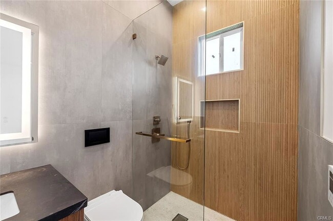 Photo - 17175 Rayen St