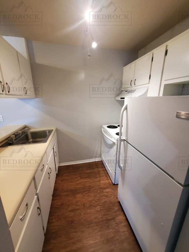 Building Photo - 4010 Bob Wallace Ave Rental