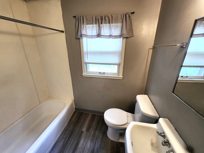 Photo - 215.5 S Governor St